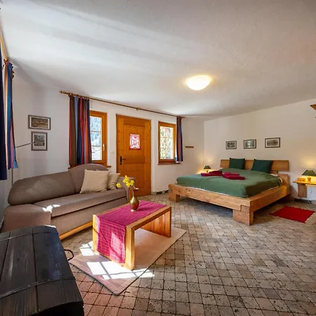 L'echappee Belle וורבייה